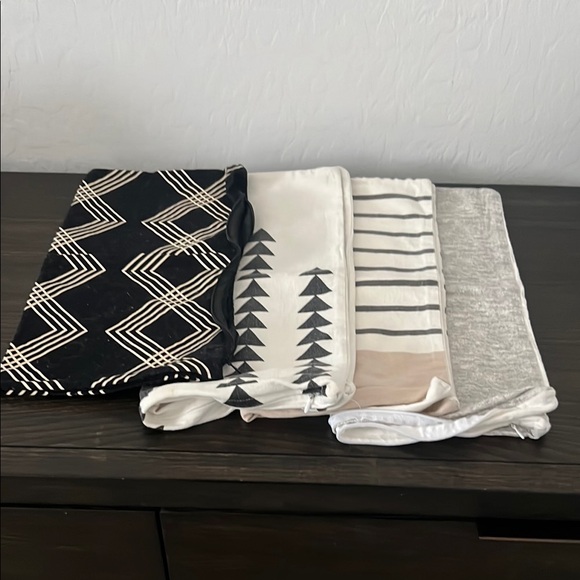 Woven Nook Pillow Cases Set of 4 Geometric Patterned Scarves - Picture 1 of 1